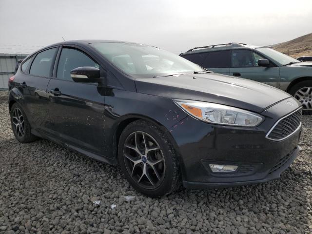 1FADP3K28FL369778 - 2015 FORD FOCUS SE BLACK photo 4