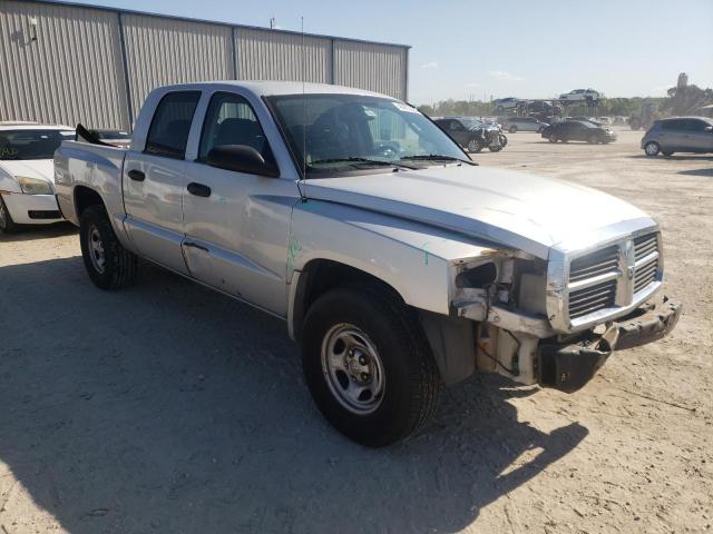 1D7HE28K87S261290 - 2007 DODGE DAKOTA QUAD SILVER photo 4