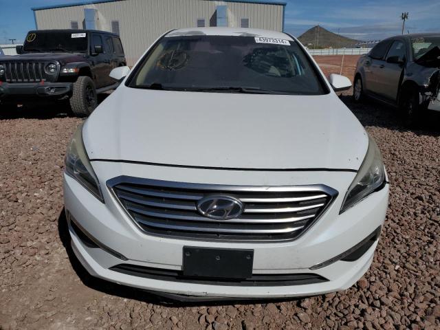 5NPE24AF3FH259040 - 2015 HYUNDAI SONATA SE WHITE photo 5