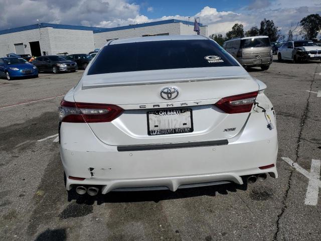 4T1B61HK4JU003640 - 2018 TOYOTA CAMRY XSE WHITE photo 6