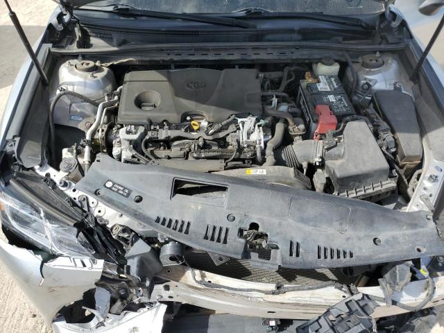 4T1B11HK7JU503760 - 2018 TOYOTA CAMRY L SILVER photo 11