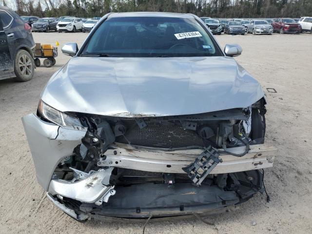 4T1B11HK7JU503760 - 2018 TOYOTA CAMRY L SILVER photo 5