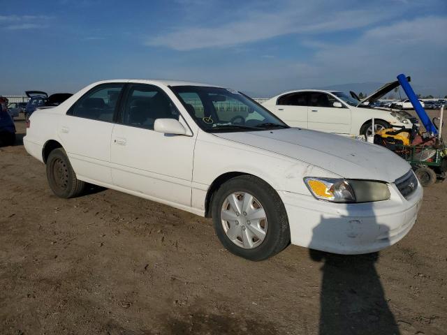 JT2BF22K410338352 - 2001 TOYOTA CAMRY CE WHITE photo 4