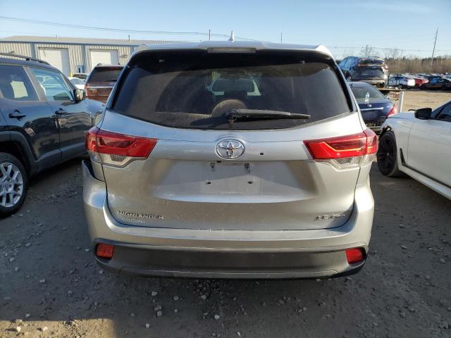 5TDBZRFH1HS406409 - 2017 TOYOTA HIGHLANDER LE SILVER photo 6