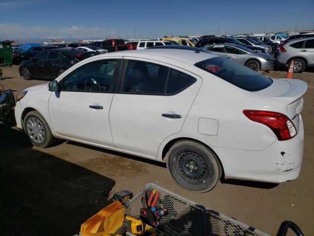 3N1CN7AP6JL885539 - 2018 NISSAN VERSA S WHITE photo 2