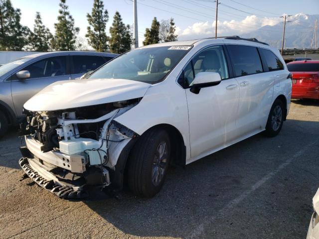 2022 TOYOTA SIENNA LE, 