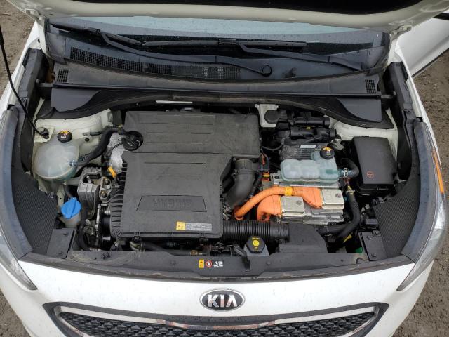 KNDCB3LC0K5221201 - 2019 KIA NIRO FE WHITE photo 11