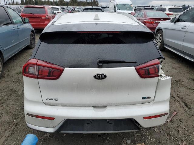 KNDCB3LC0K5221201 - 2019 KIA NIRO FE WHITE photo 6