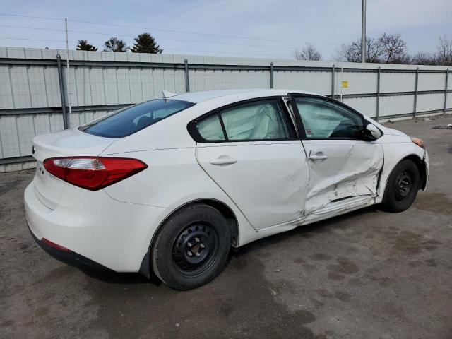 KNAFK4A61G5510981 - 2016 KIA FORTE LX WHITE photo 3