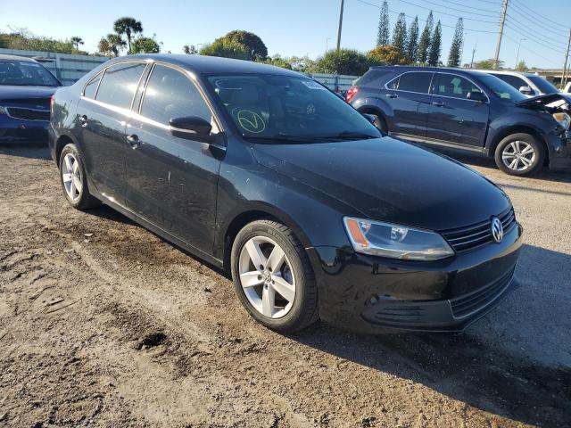 3VWLL7AJ6DM244515 - 2013 VOLKSWAGEN JETTA TDI BLACK photo 4