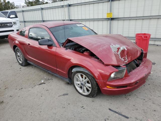 1ZVHT80N265175833 - 2006 FORD MUSTANG RED photo 4