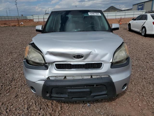 KNDJT2A28B7313184 - 2011 KIA SOUL + GRAY photo 5