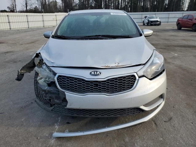 KNAFK4A62G5570722 - 2016 KIA FORTE LX SILVER photo 5