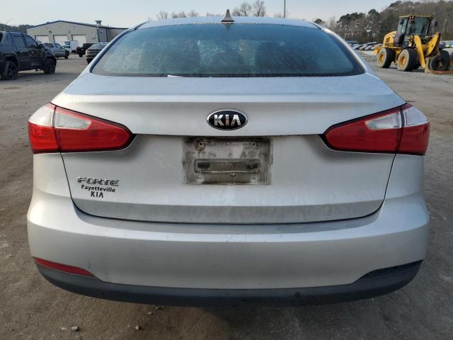 KNAFK4A62G5570722 - 2016 KIA FORTE LX SILVER photo 6