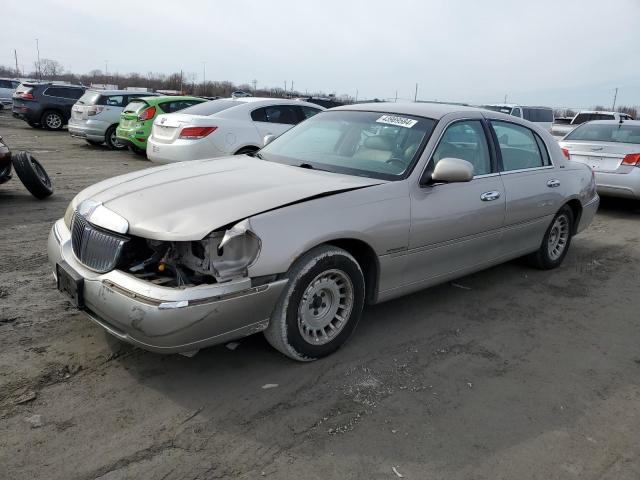 1999 LINCOLN TOWN CAR EXECUTIVE, 