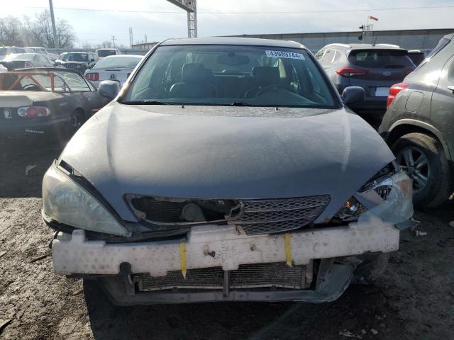 4T1BF30K74U571389 - 2004 TOYOTA CAMRY LE GRAY photo 5