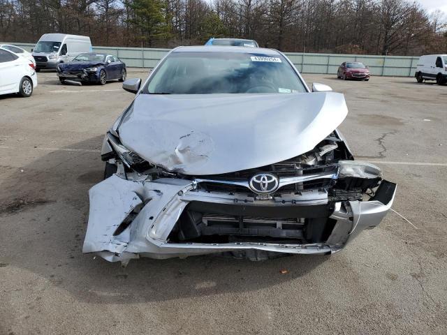 4T4BF1FK9FR513109 - 2015 TOYOTA CAMRY LE SILVER photo 5