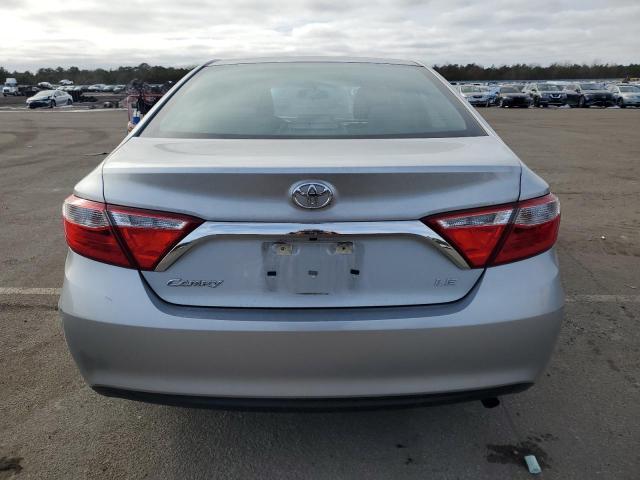 4T4BF1FK9FR513109 - 2015 TOYOTA CAMRY LE SILVER photo 6