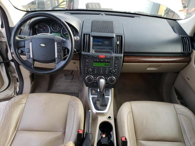 SALFT2BN7AH172544 - 2010 LAND ROVER LR2 HSE TECHNOLOGY WHITE photo 8