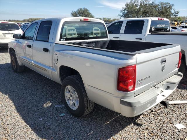 1D7HE48N16S502658 - 2006 DODGE DAKOTA QUAD SLT WHITE photo 2