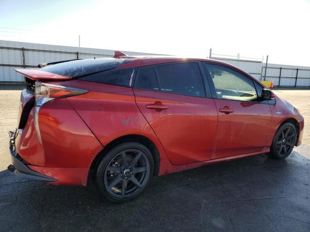 JTDKARFU4J3545901 - 2018 TOYOTA PRIUS RED photo 3