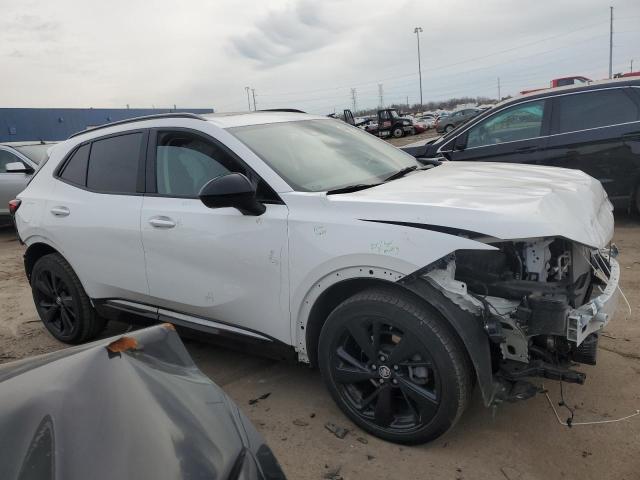 LRBAZLR45ND016209 - 2022 BUICK ENVISION PREFERRED WHITE photo 4