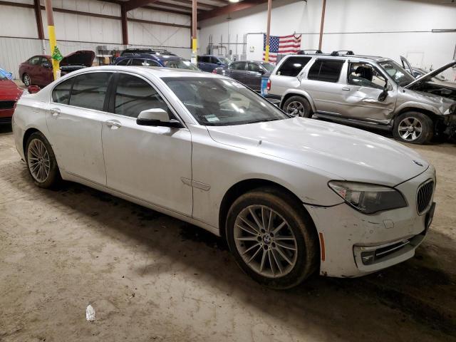 WBAYA8C58DC996459 - 2013 BMW ALPINA B7 I WHITE photo 4