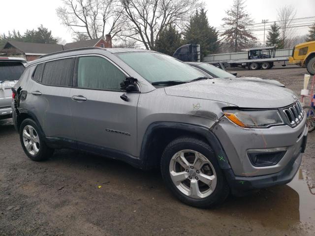 3C4NJCBBXJT461908 - 2018 JEEP COMPASS LATITUDE SILVER photo 4