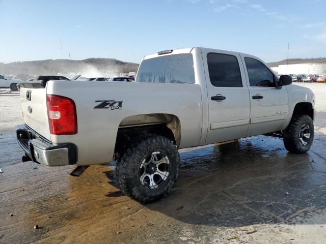 2GCEK13M471645690 - 2007 CHEVROLET SILVERADO K1500 CREW CAB SILVER photo 3