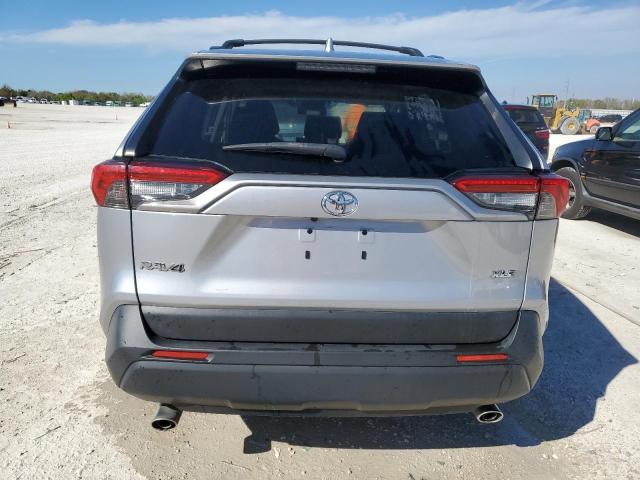 JTMW1RFVXKD037549 - 2019 TOYOTA RAV4 XLE SILVER photo 6