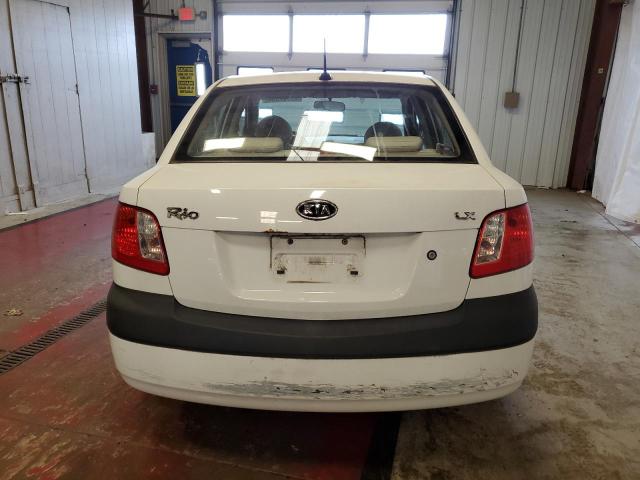 KNADE223696519065 - 2009 KIA RIO BASE WHITE photo 6