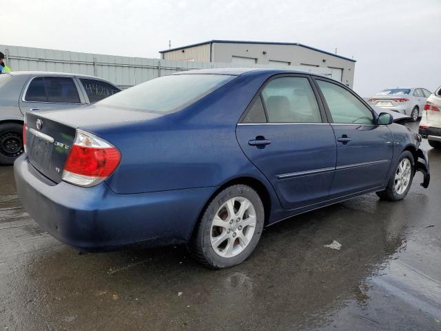 4T1BF30K55U086850 - 2005 TOYOTA CAMRY LE BLUE photo 3