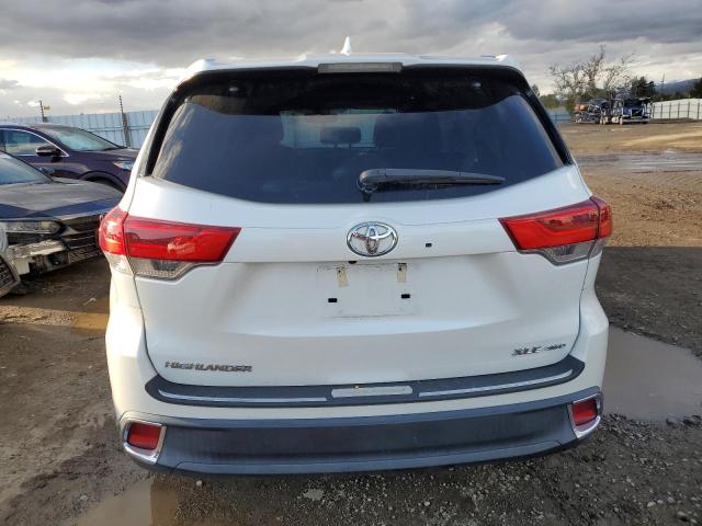 5TDJZRFH1JS818444 - 2018 TOYOTA HIGHLANDER SE WHITE photo 6