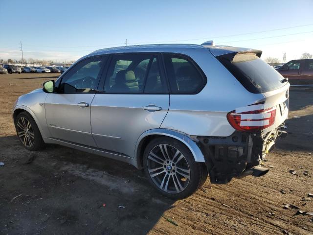 5UXZV8C58D0C16894 - 2013 BMW X5 XDRIVE50I SILVER photo 2