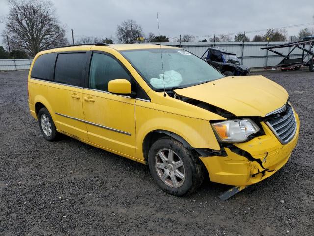 2A4RR5D1XAR213651 - 2010 CHRYSLER TOWN & COU TOURING YELLOW photo 4