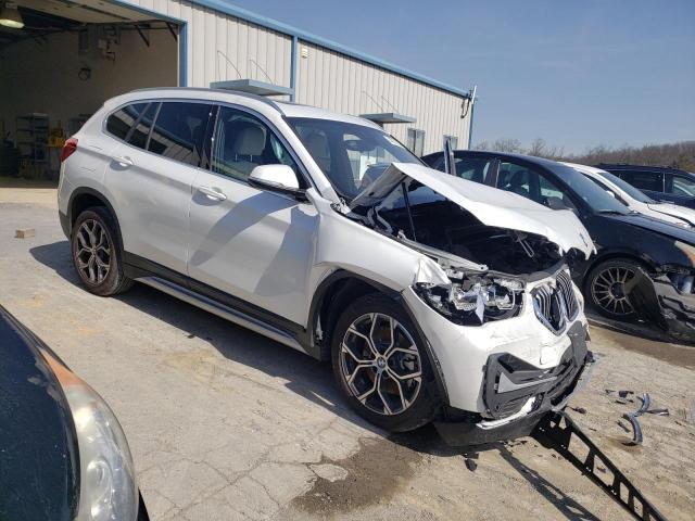 WBXJG9C0XN5V52151 - 2022 BMW X1 XDRIVE28I WHITE photo 4