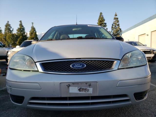 1FAFP34N87W322105 - 2007 FORD FOCUS ZX4 SILVER photo 5