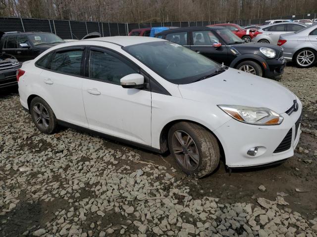 1FADP3F2XEL437006 - 2014 FORD FOCUS SE WHITE photo 4