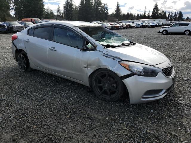 KNAFK4A69G5516480 - 2016 KIA FORTE LX SILVER photo 4