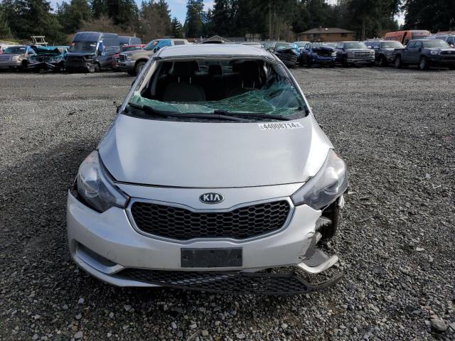 KNAFK4A69G5516480 - 2016 KIA FORTE LX SILVER photo 5