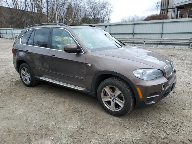 5UXZW0C57D0B92800 - 2013 BMW X5 XDRIVE35D BROWN photo 4