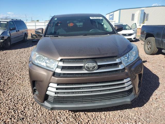 5TDZZRFH6KS322060 - 2019 TOYOTA HIGHLANDER LE BROWN photo 5