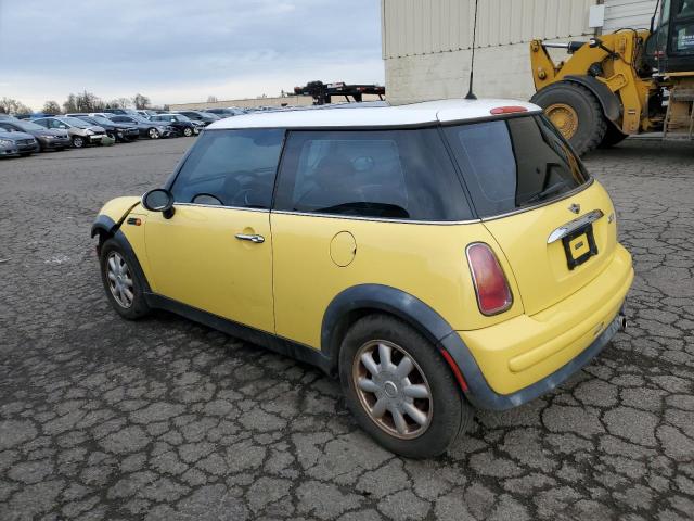 WMWRC33473TE17827 - 2003 MINI COOPER YELLOW photo 2