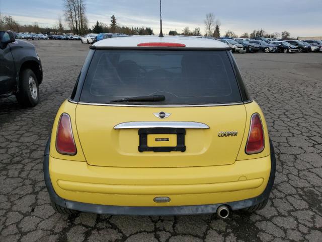 WMWRC33473TE17827 - 2003 MINI COOPER YELLOW photo 6