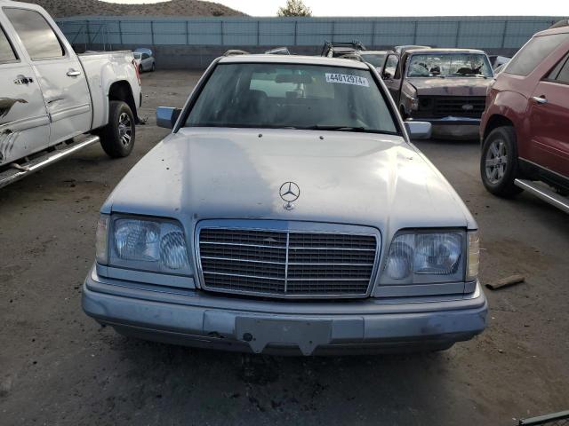 WDBEA92E7SF314095 - 1995 MERCEDES-BENZ E 320 GRAY photo 5