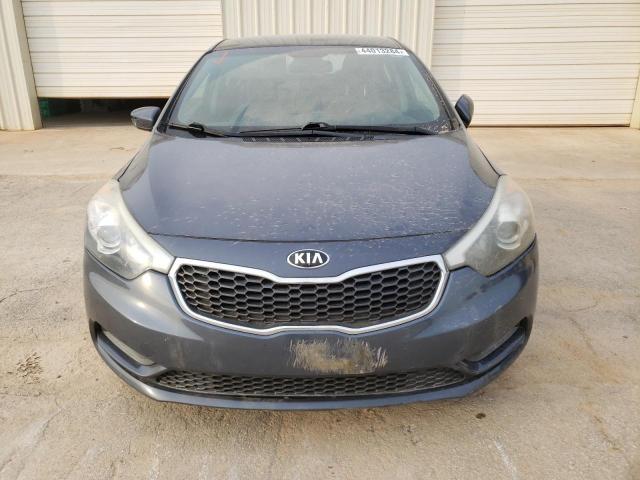 KNAFX4A68F5357189 - 2015 KIA FORTE LX BLUE photo 5