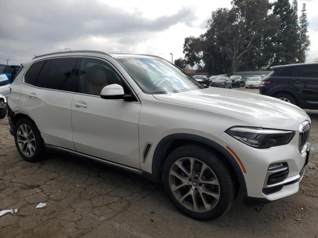 5UXCR6C52KLK99813 - 2019 BMW X5 XDRIVE40I WHITE photo 4