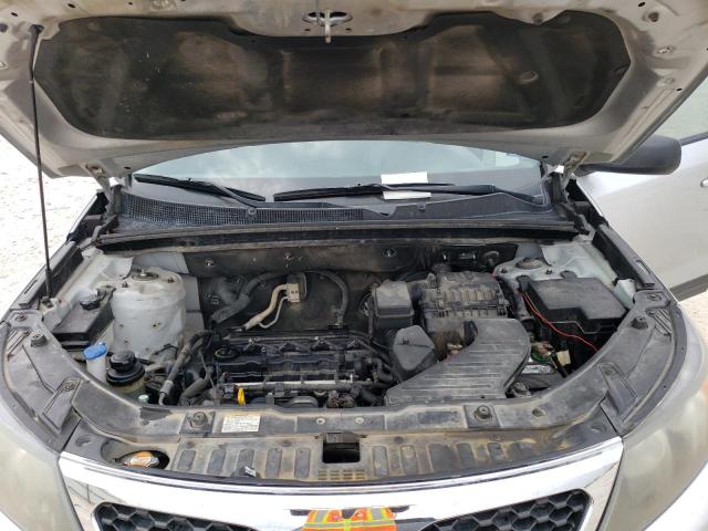 5XYKT3A14BG142633 - 2011 KIA SORENTO BASE SILVER photo 12