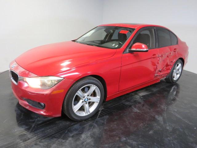 WBA3B1C58DF461693 - 2013 BMW 320 I RED photo 2