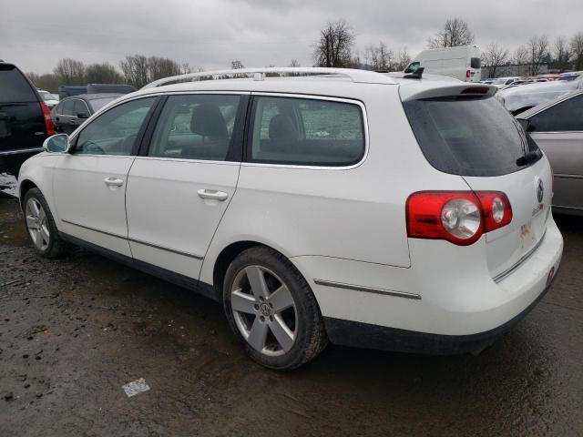 WVWXK93C69E078057 - 2009 VOLKSWAGEN PASSAT WAGON TURBO WHITE photo 2